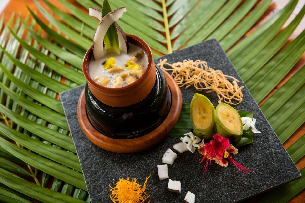 Outrigger Fiji Beach Resort Korotogo Ngoại thất bức ảnh Bicol Express