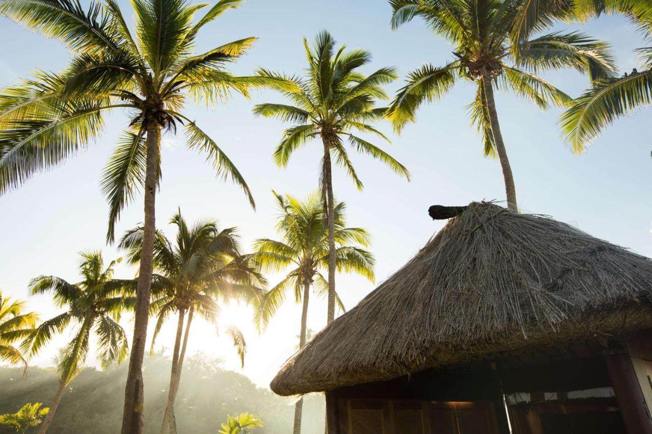 Outrigger Fiji Beach Resort Korotogo Ngoại thất bức ảnh A hut in the village of Avatele