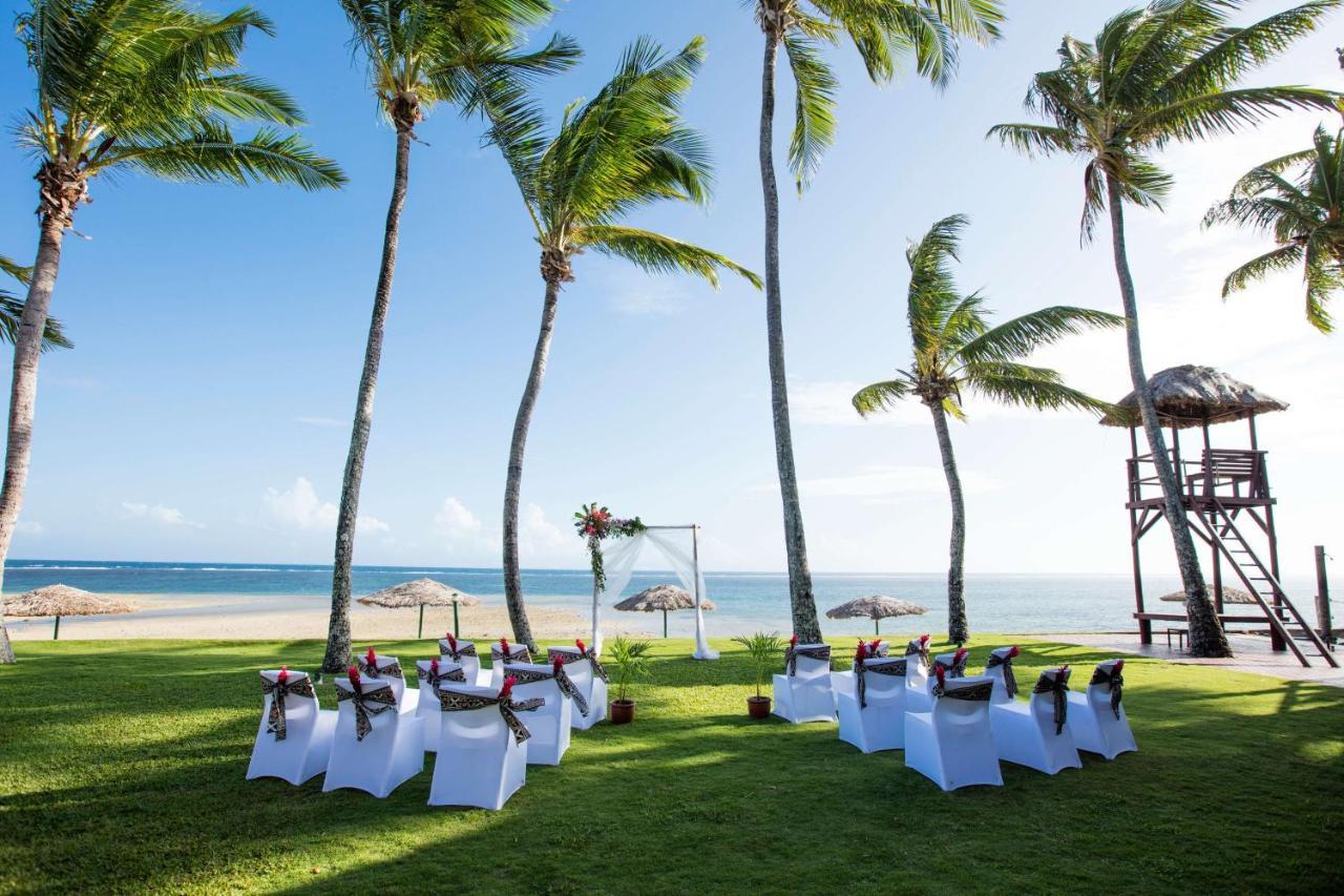 Outrigger Fiji Beach Resort Korotogo Ngoại thất bức ảnh The beach at the Sheraton Resort