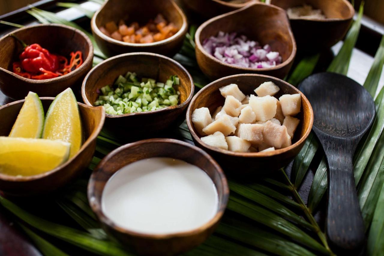 Outrigger Fiji Beach Resort Korotogo Ngoại thất bức ảnh Ingredients for a laksa