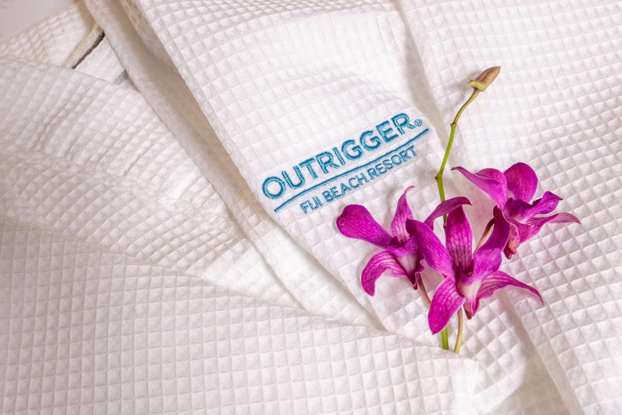 Outrigger Fiji Beach Resort Korotogo Ngoại thất bức ảnh