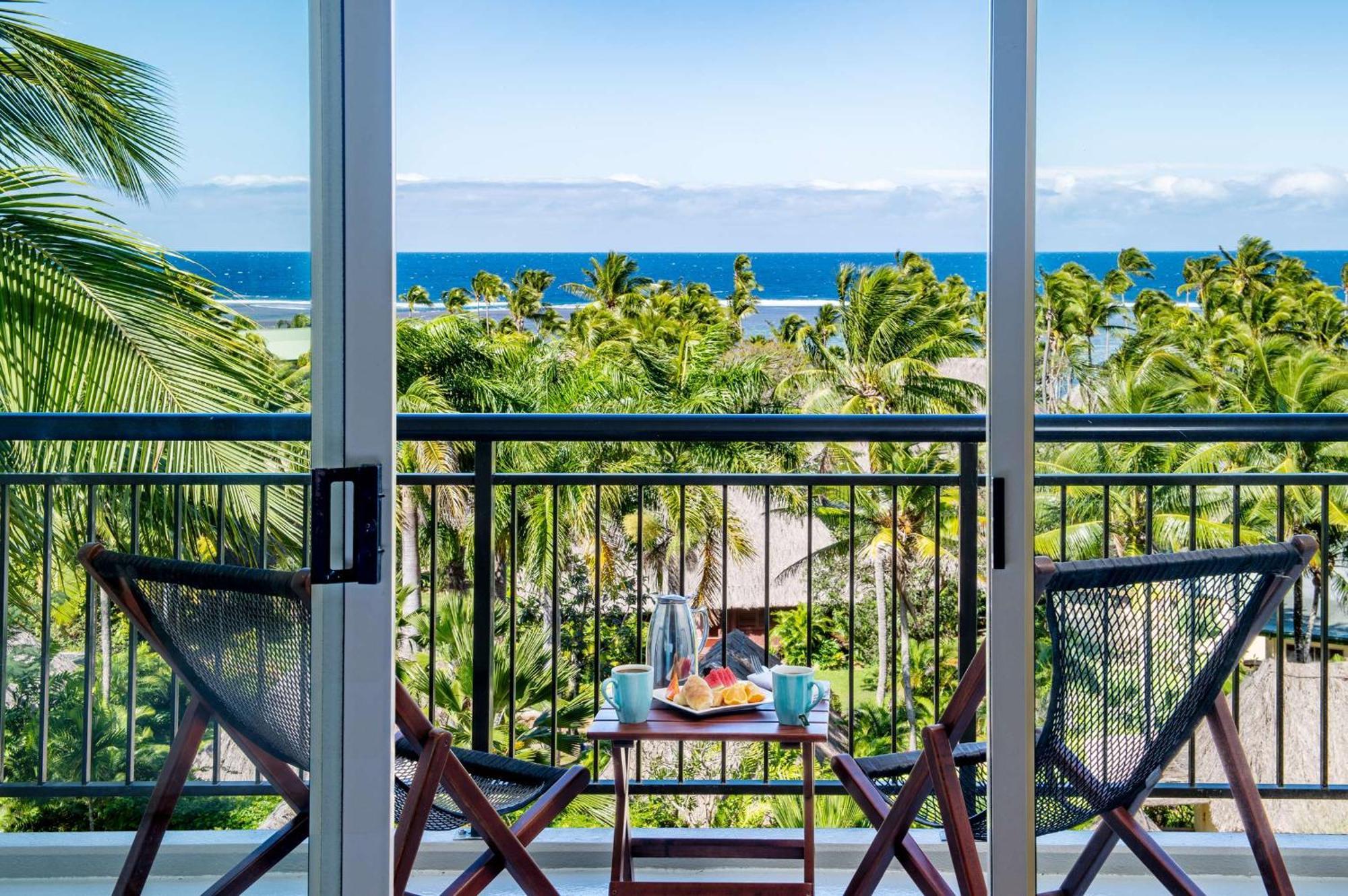Outrigger Fiji Beach Resort Korotogo Ngoại thất bức ảnh View from a balcony