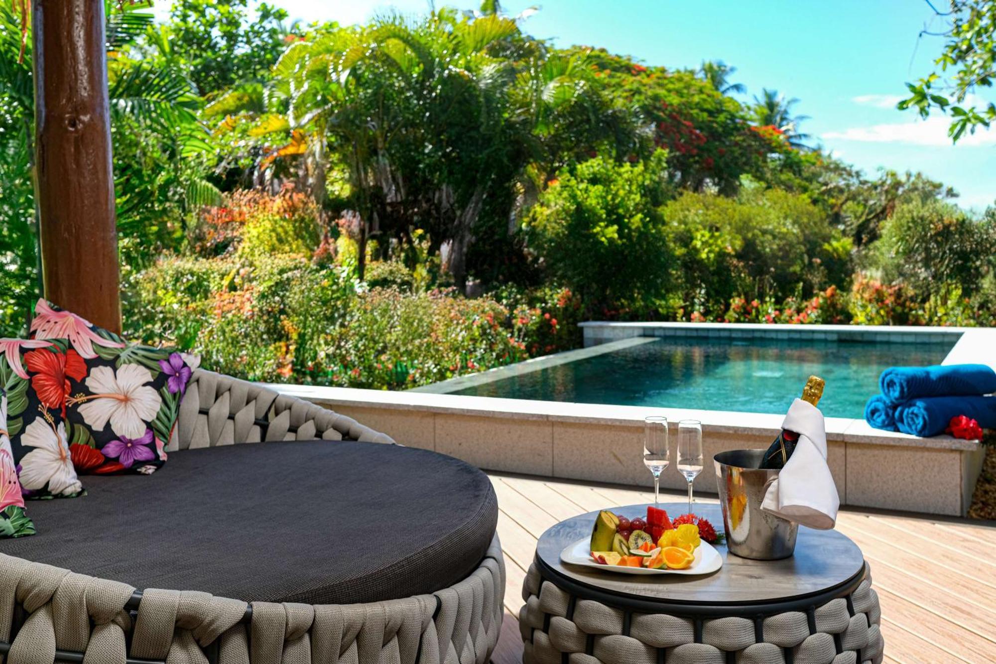 Outrigger Fiji Beach Resort Korotogo Ngoại thất bức ảnh